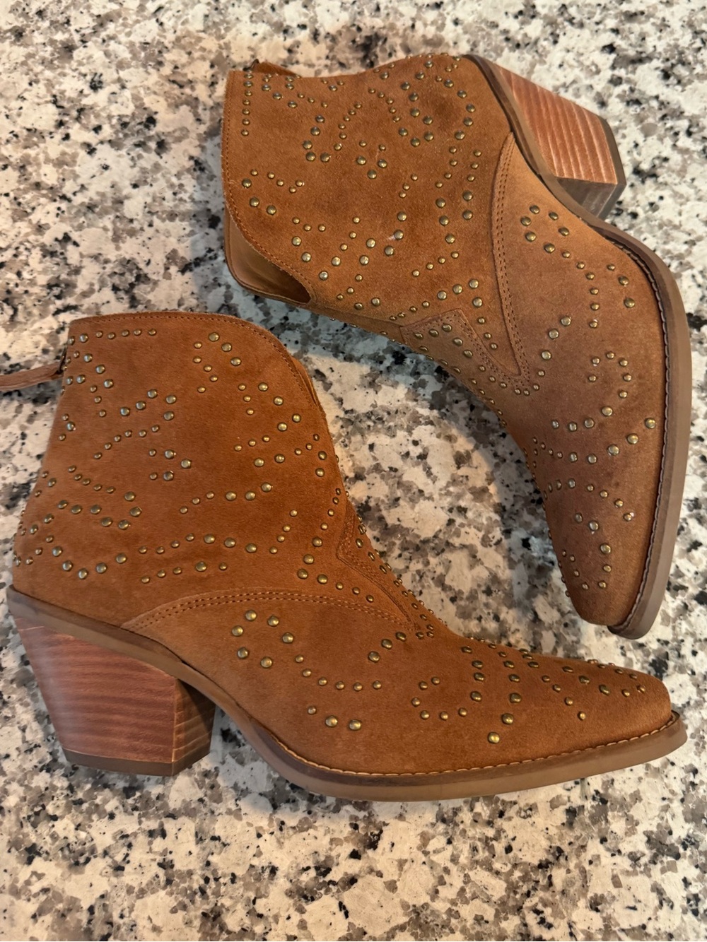 DINGO Denim N Diamonds Suede Studded Booties Size 8.5 Boho Cowgirl Festival